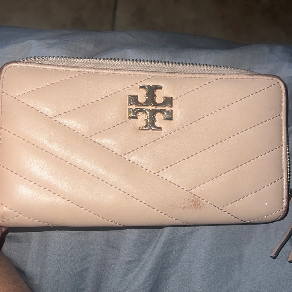 Kira chevron zip continental wallet paid 248 slight wear and tear